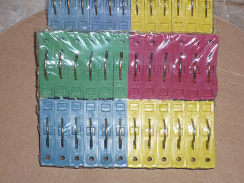 PINZA PLAST.P/ROPA  C/36 PZA       KARLA 360264