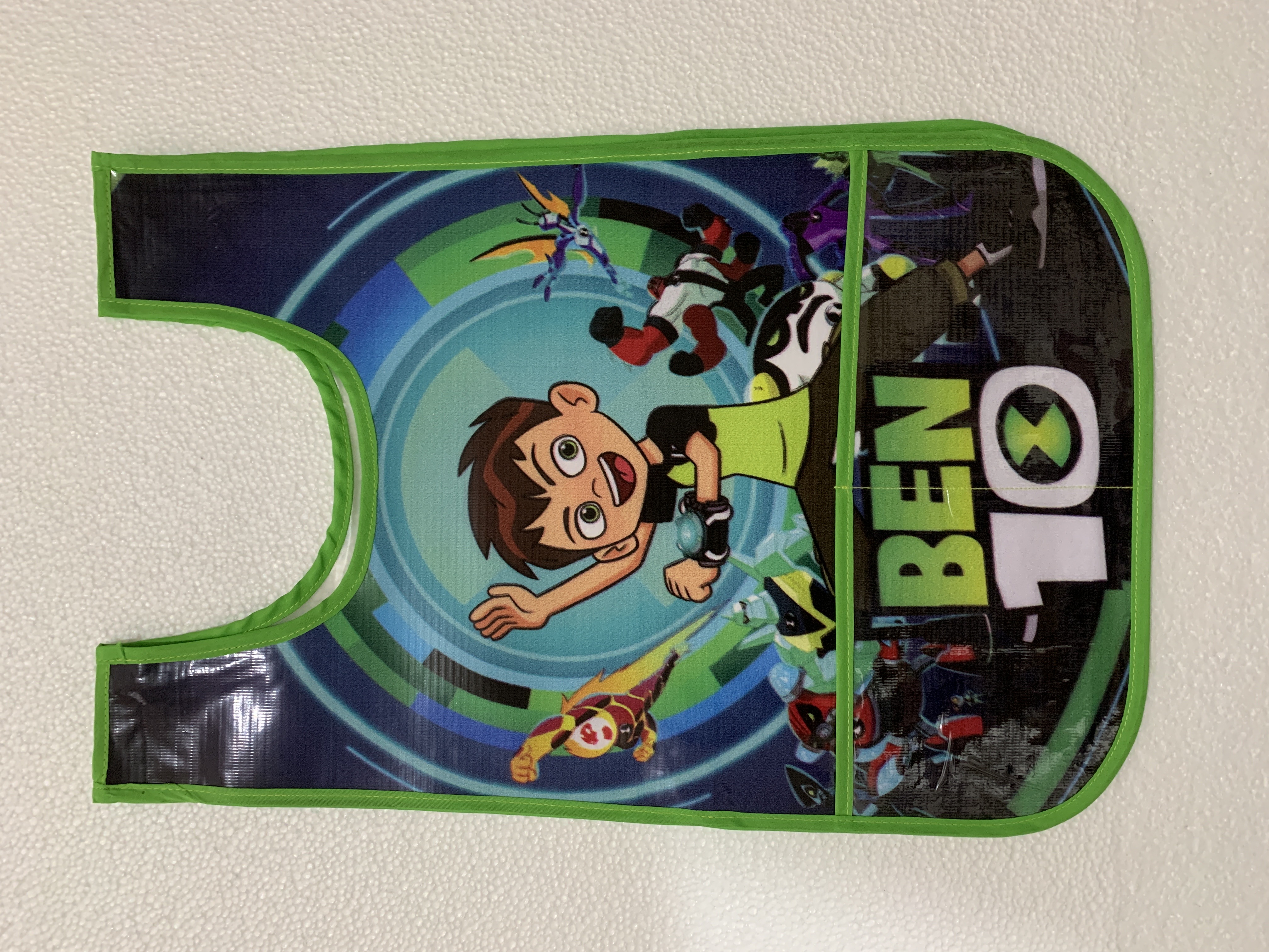 MANDIL INFANTIL PLAST.T/CAMIS.BEN 10