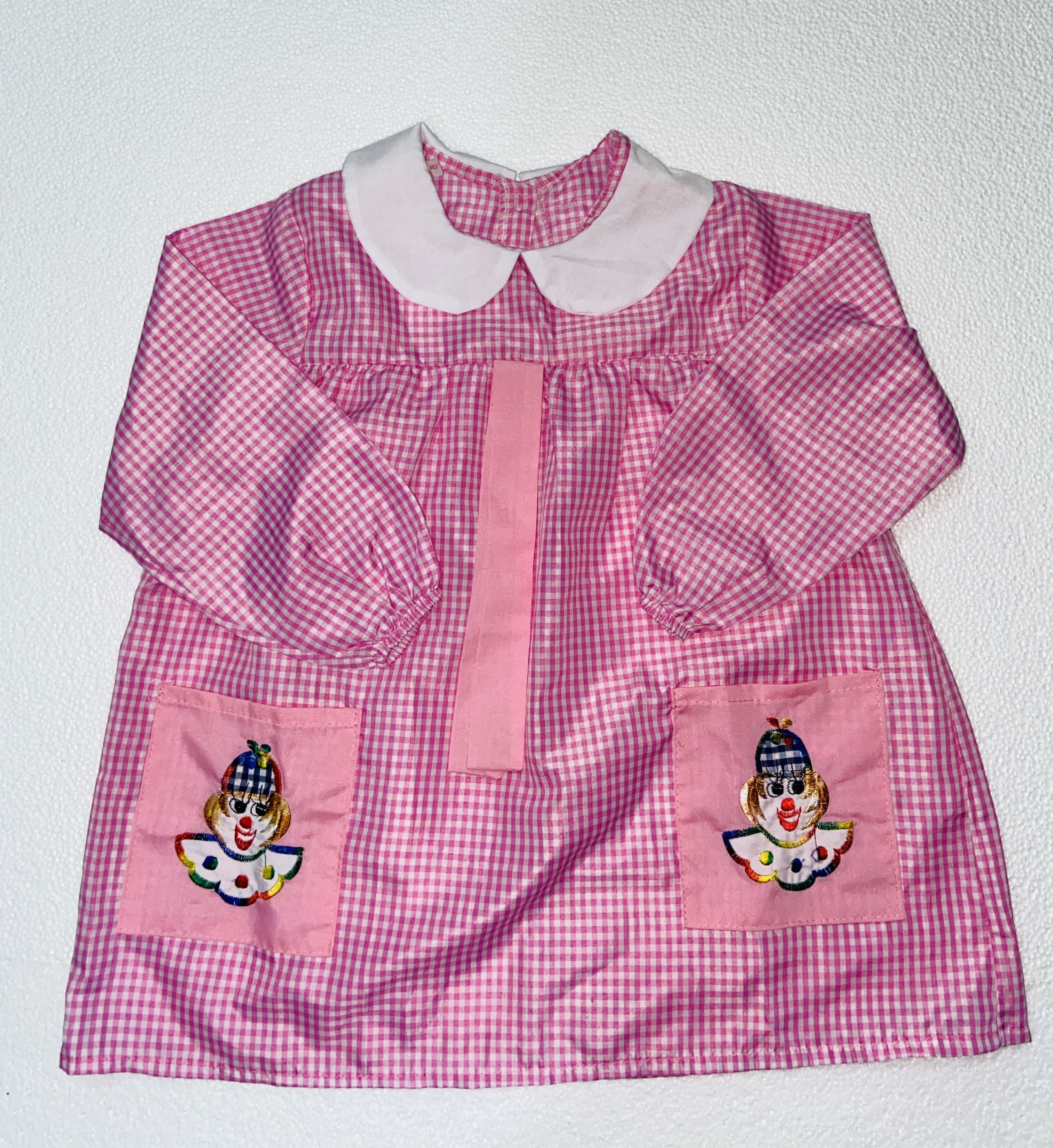 MANDIL INFANTIL DE TELA ROSA CUADR. T-08