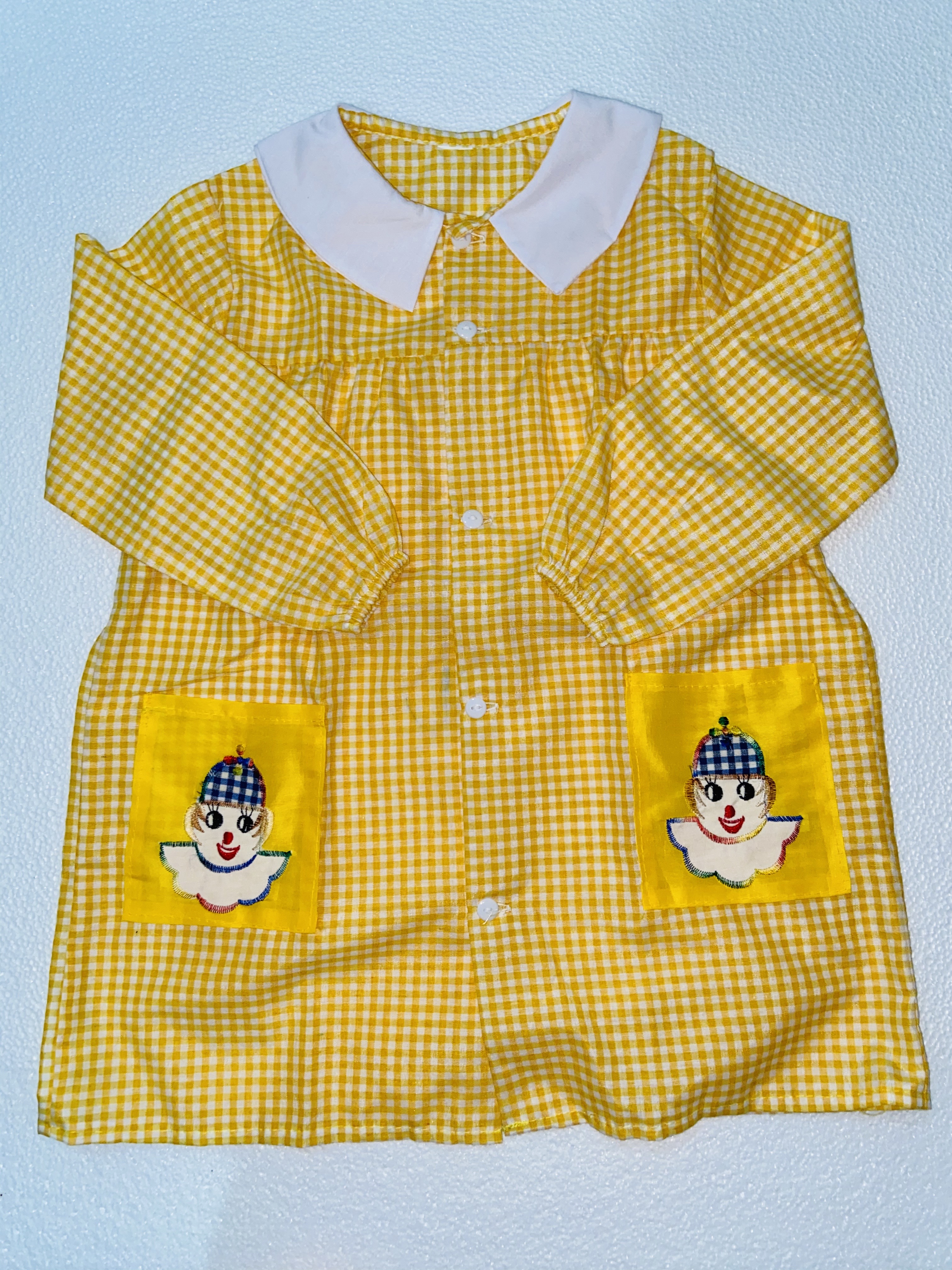 MANDIL INFANTIL DE TELA AMAR.CUADR. T-08 BATA CUADRITOS AMARI