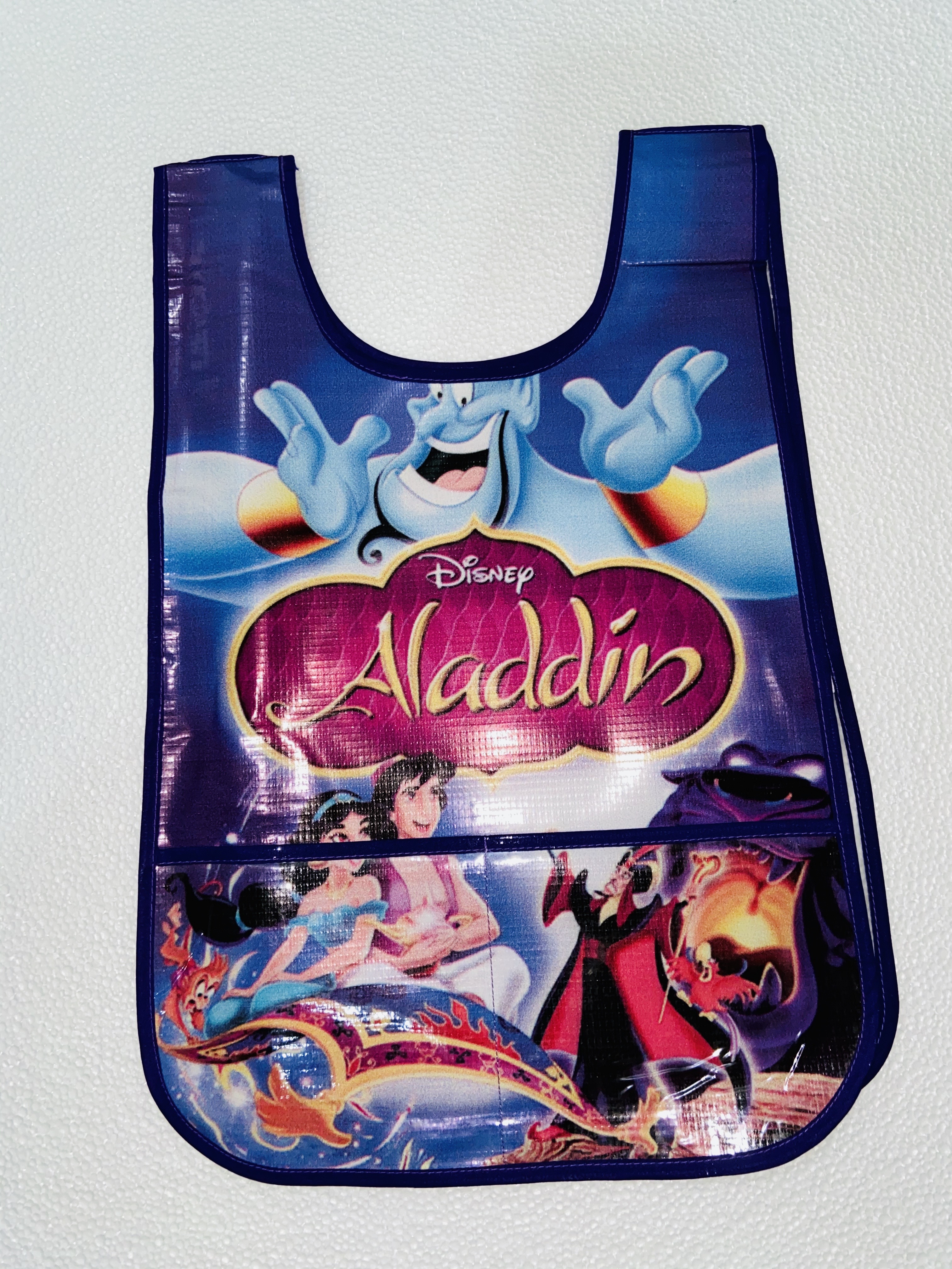 MANDIL INFANTIL PLAST.T/CAMIS.ALADDIN