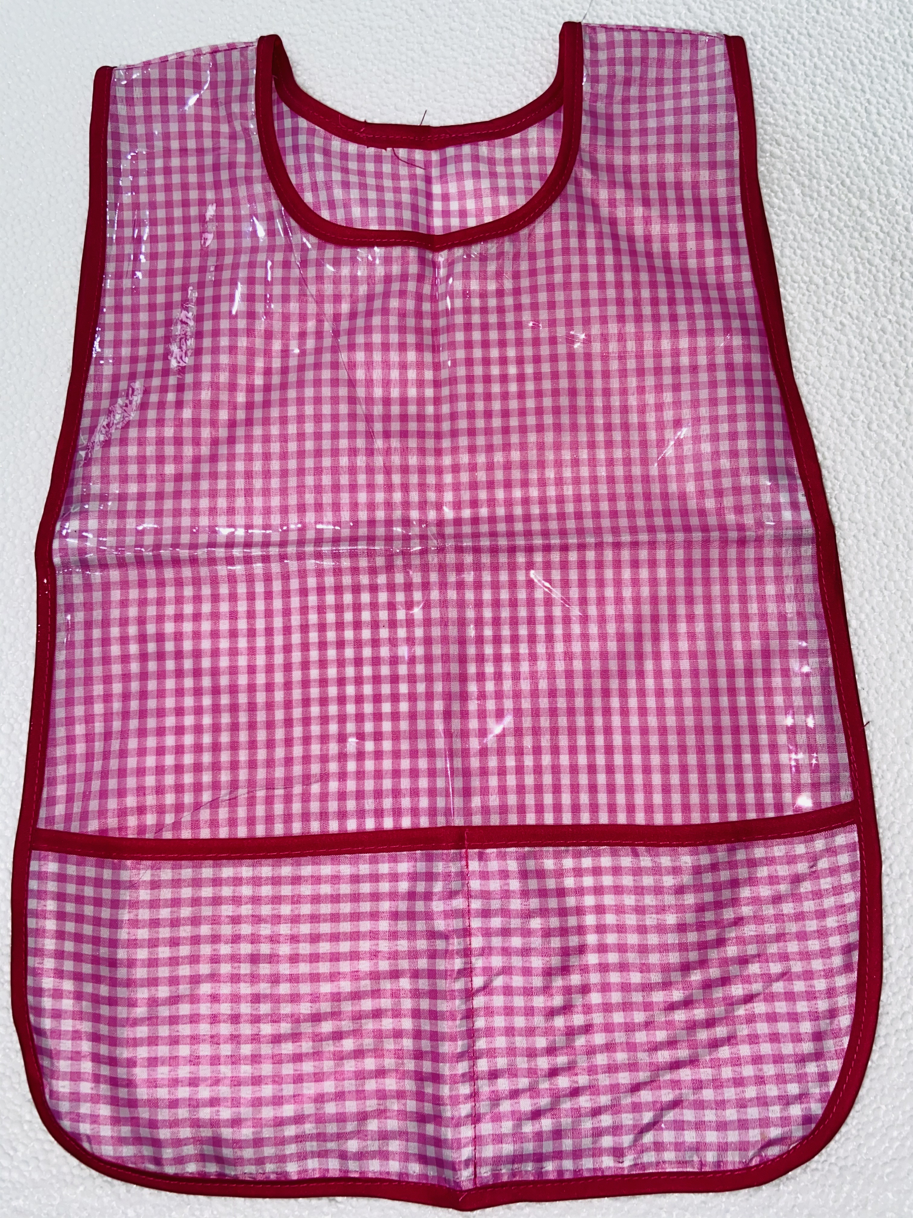 MANDIL INFANTIL DE TELA ROSA