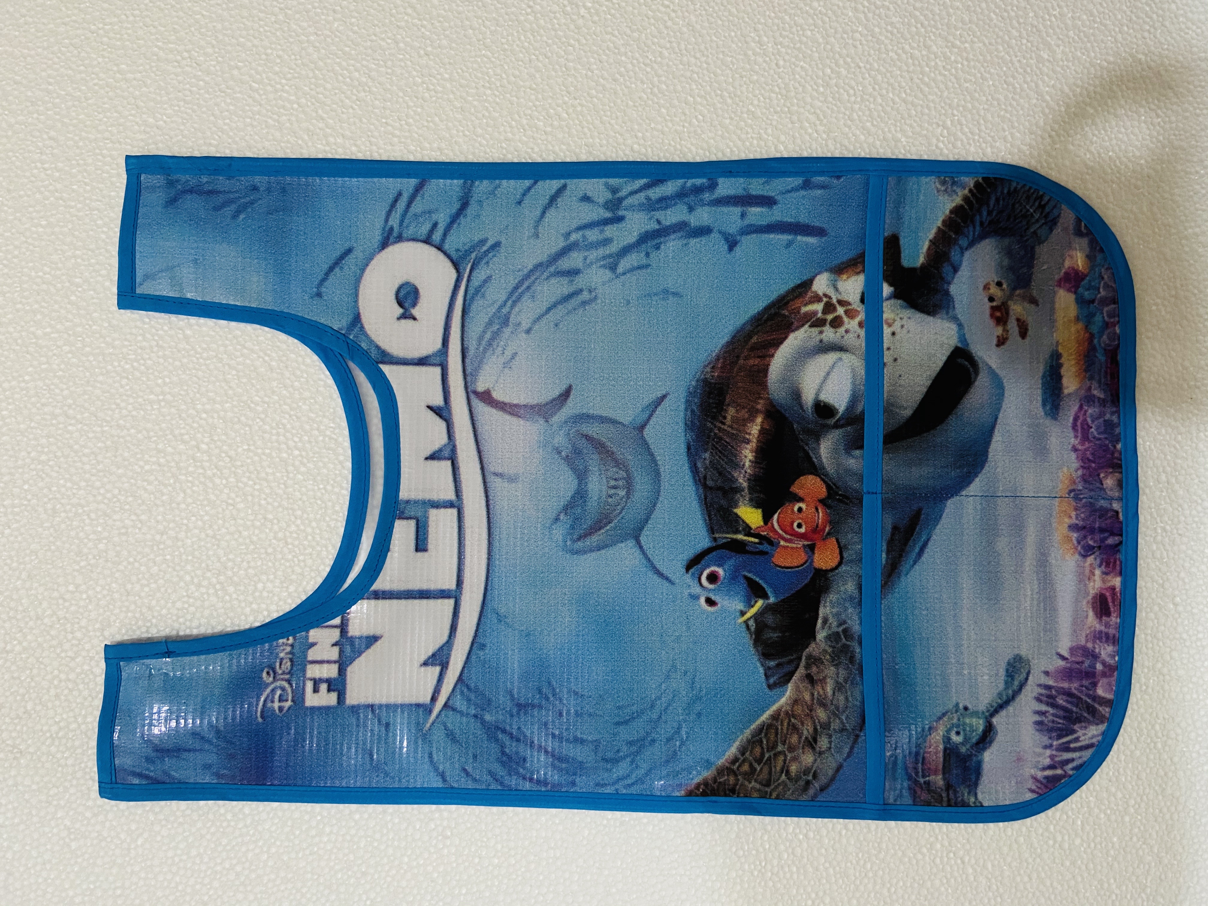 MANDIL INFANTIL PLAST.T/CAMIS.BUS.A NEMO