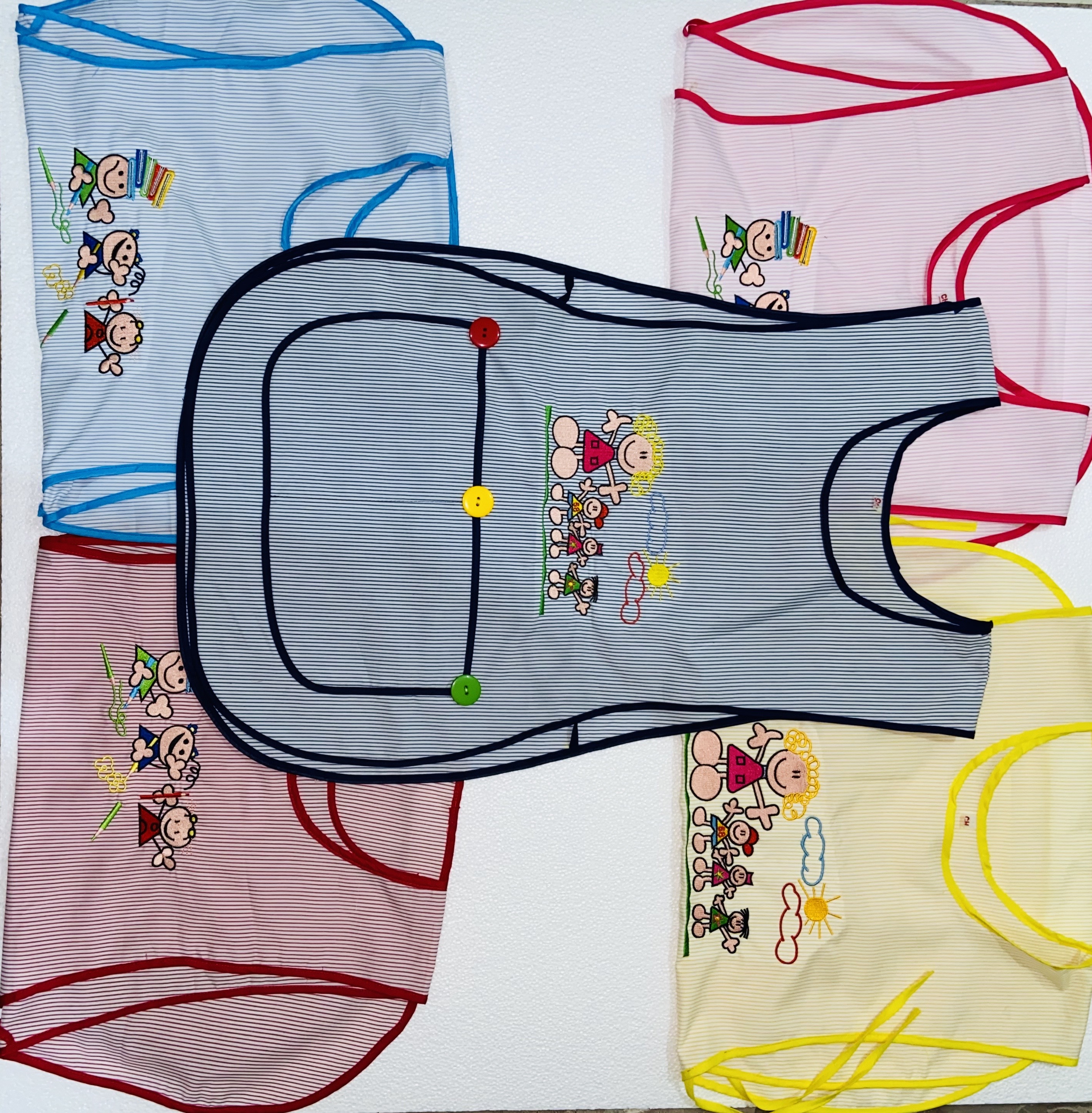 MANDIL DE TELA RAYAS MEDIANO  P/MAESTRAS