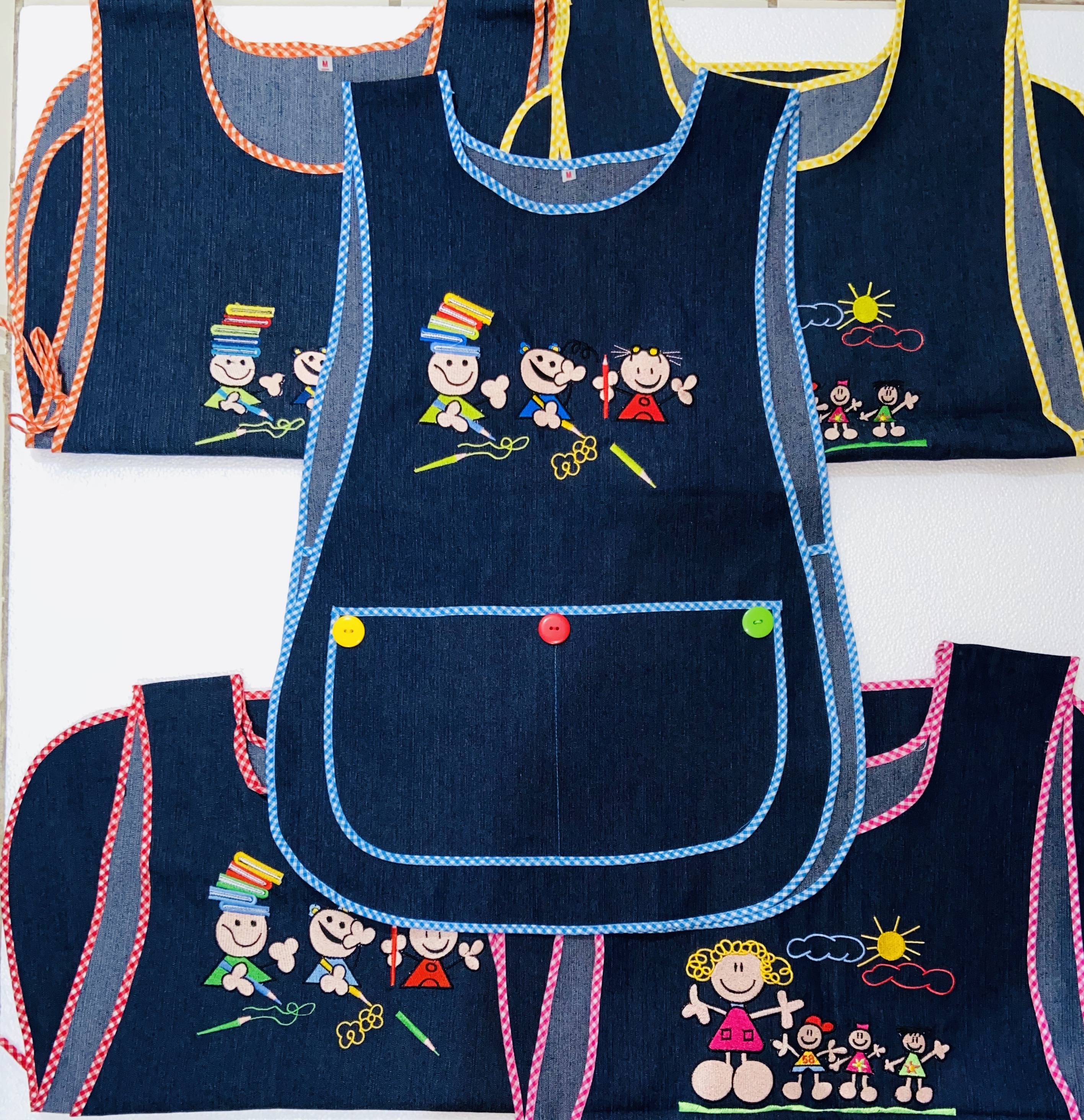 MANDIL DE TELA MEZCLILLA CHIC.P/MAESTRAS