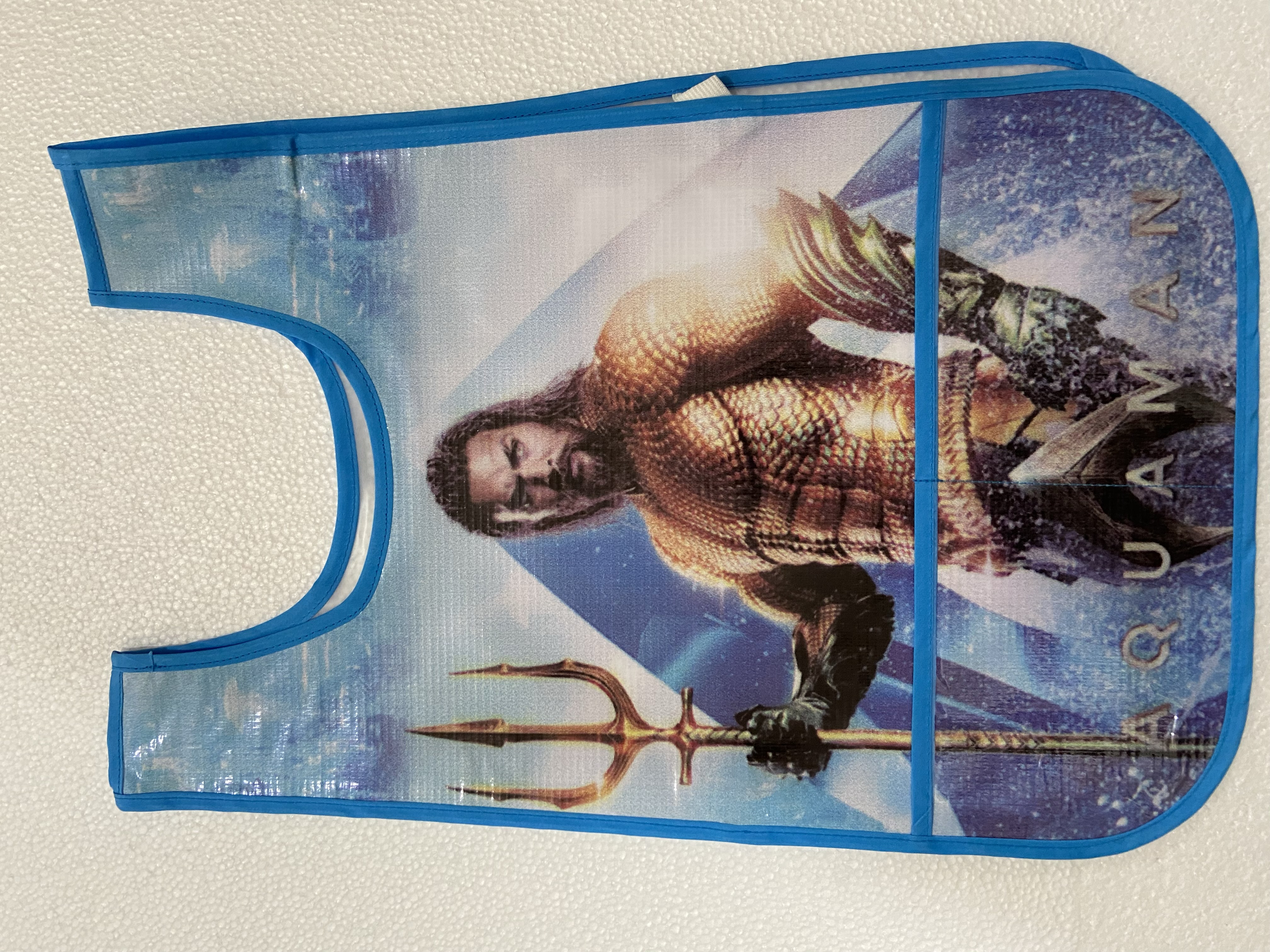 MANDIL INFANTIL PLAST.T/CAMIS.AQUAMAN